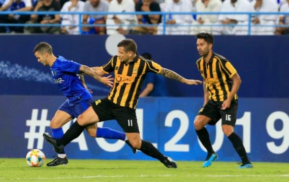  拉齐奥主场遭遇平局，争四形势愈发激烈